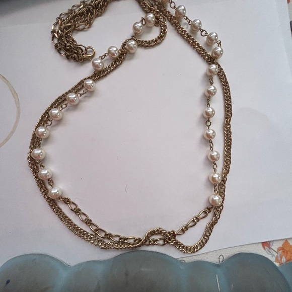 Jewelry - Vintage Gold tone Chain Necklace with White Pearl Accents